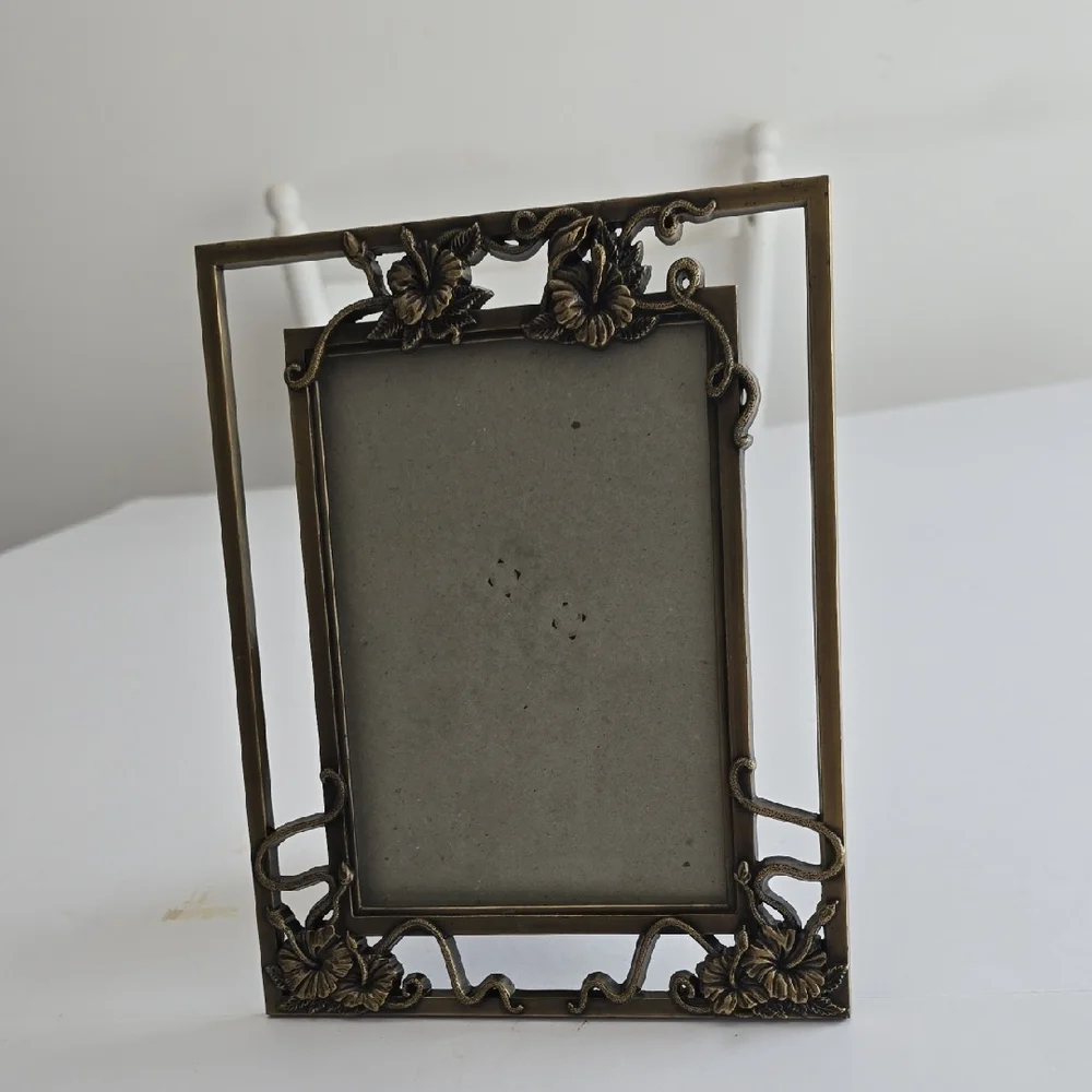 Vintage The Weston Gallery Metal Frame  Bronze Floral Vines Easel Display